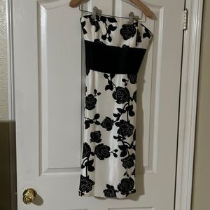 White House Black Market - classic cocktail